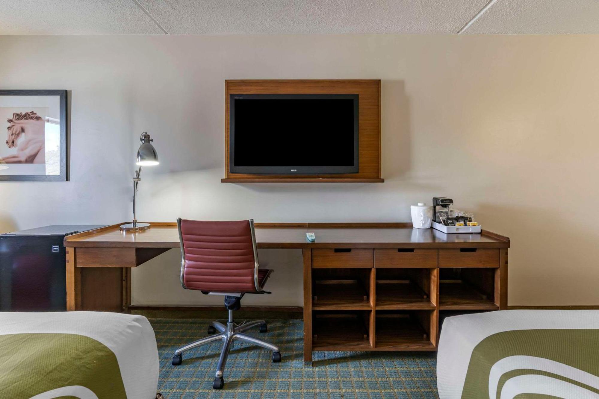 Quality Inn Lexington -Horse Park Экстерьер фото