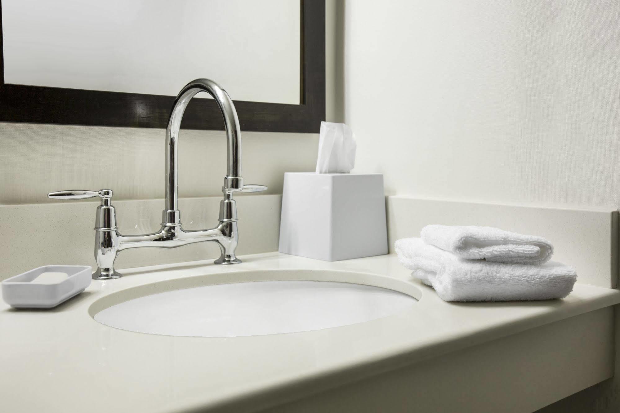 Quality Inn Lexington -Horse Park Экстерьер фото