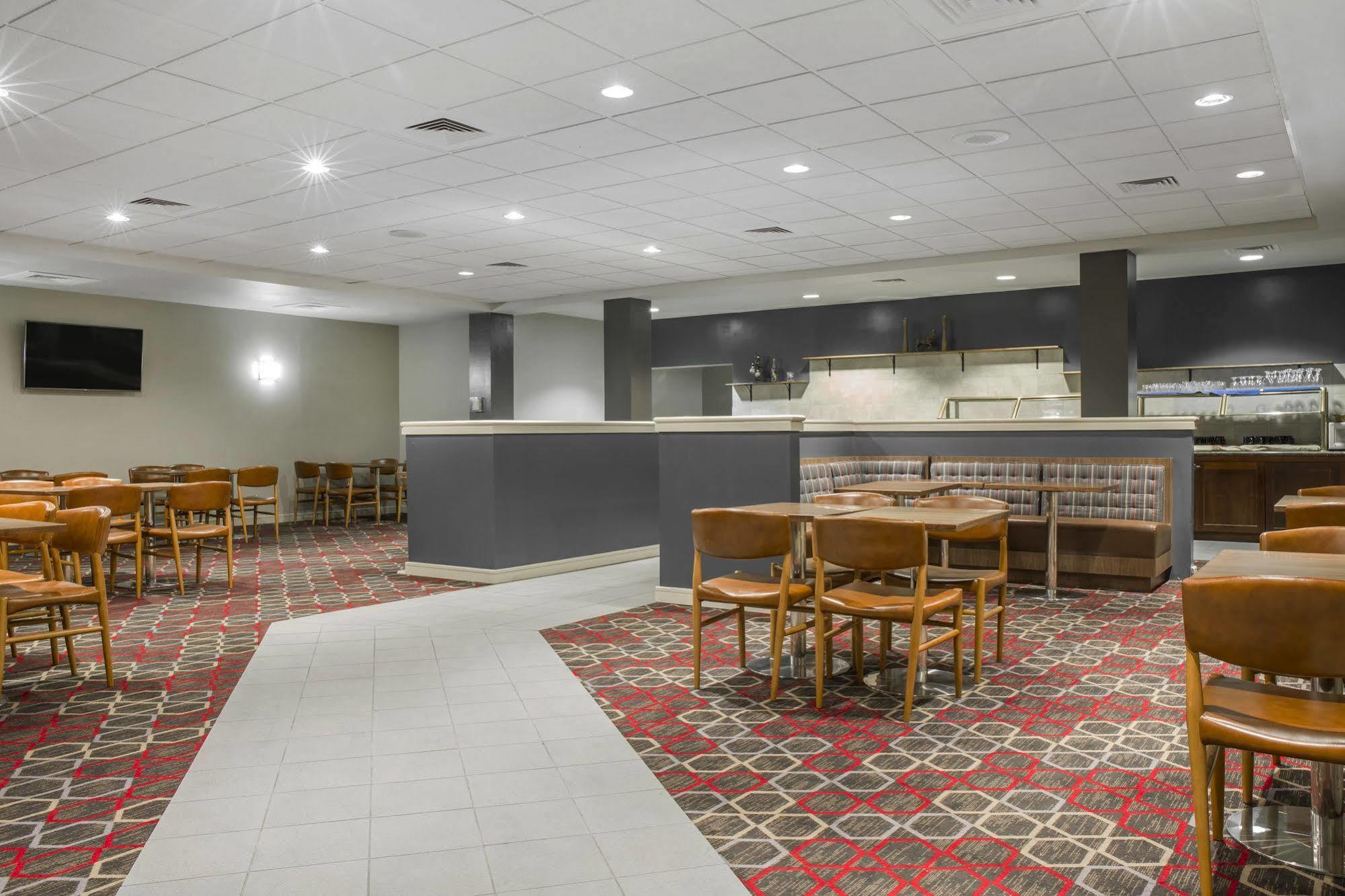 Quality Inn Lexington -Horse Park Экстерьер фото